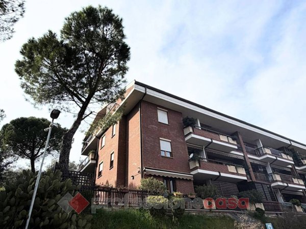 casa indipendente in vendita a Perugia in zona Ferro di Cavallo