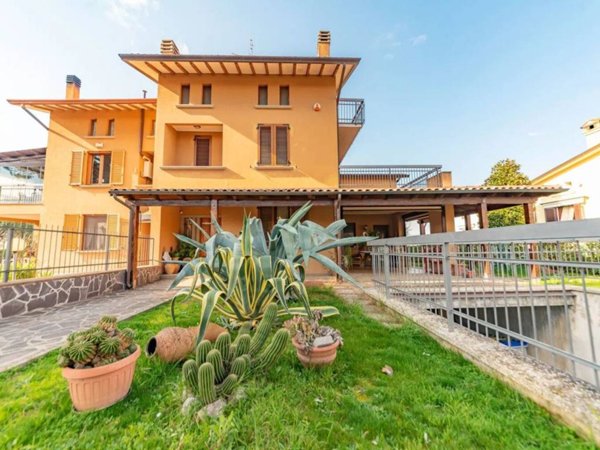 casa indipendente in vendita a Perugia in zona Castel del Piano