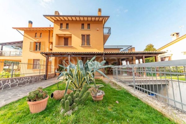 casa indipendente in vendita a Perugia in zona Pila