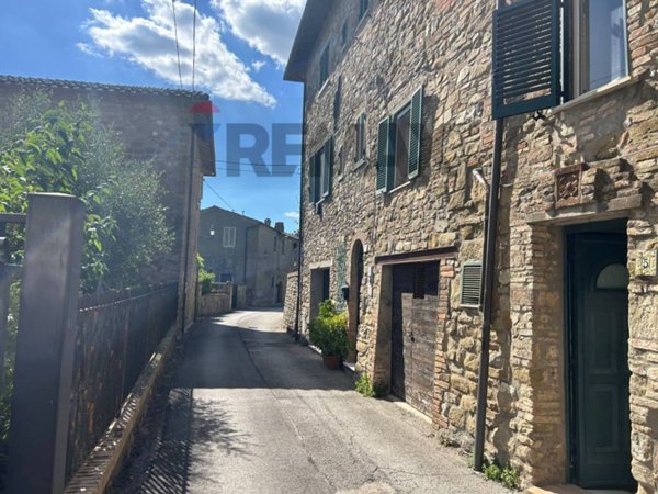 casa indipendente in vendita a Perugia in zona Casa del Diavolo