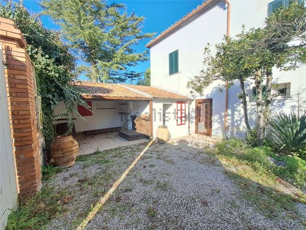 casa indipendente in vendita a Perugia in zona Filosofi