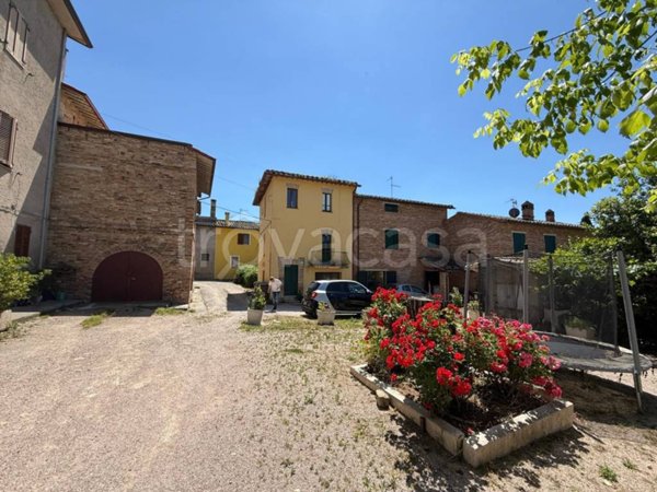 casa indipendente in vendita a Perugia in zona Fontignano