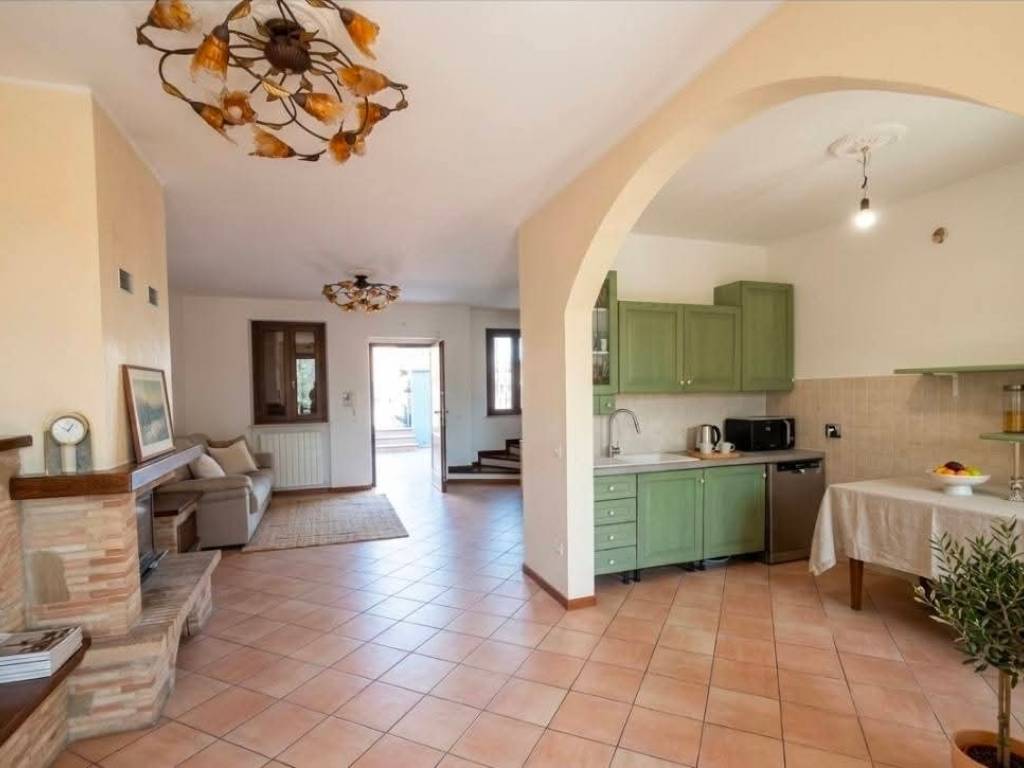 casa indipendente in vendita a Perugia in zona Villa Pitignano