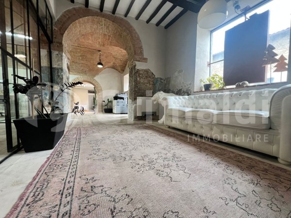 negozio in vendita a Perugia in zona L'Olmo