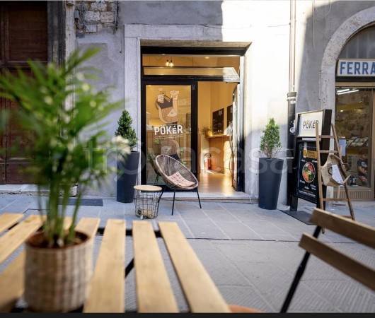 negozio in vendita a Perugia in zona Centro Città