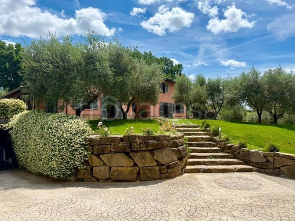 casa indipendente in vendita a Perugia in zona Montebello
