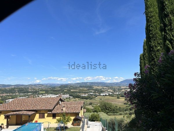 casa indipendente in vendita a Perugia in zona Monteluce
