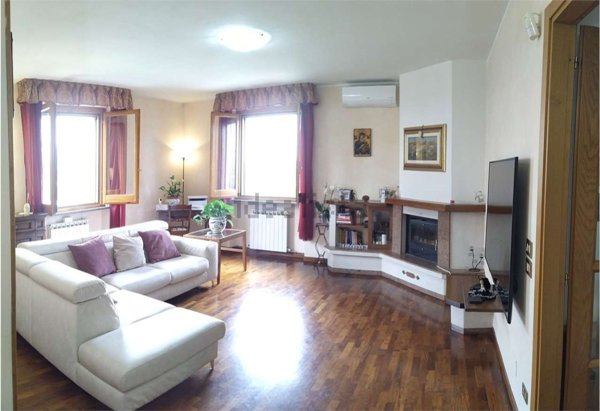 casa indipendente in vendita a Perugia in zona Pila