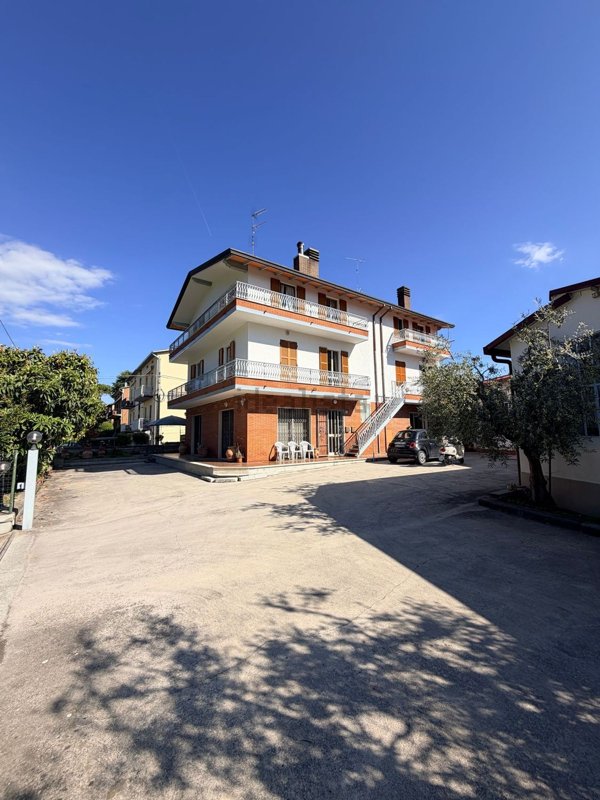 casa indipendente in vendita a Perugia in zona Filosofi