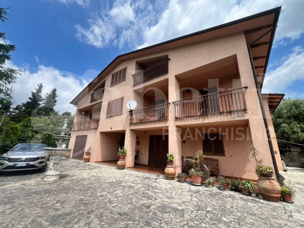 casa indipendente in vendita a Perugia in zona Montelaguardia