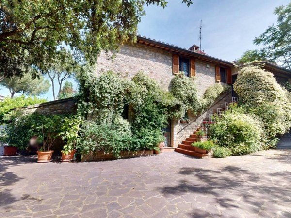casa indipendente in vendita a Perugia in zona Santa Lucia