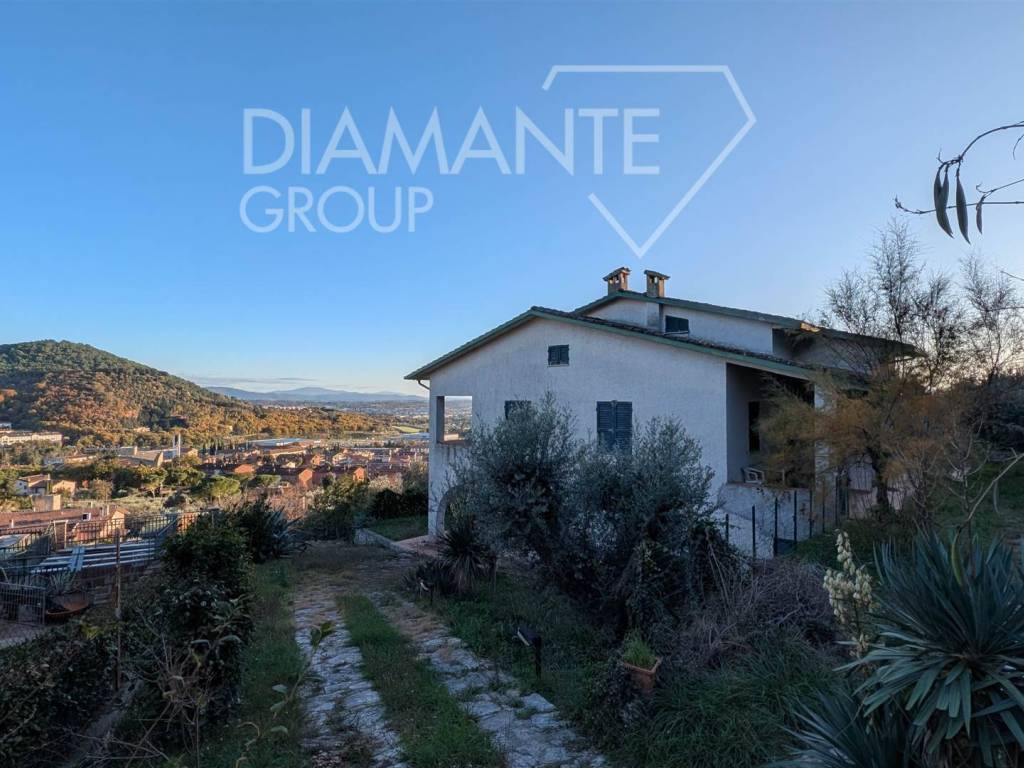 casa indipendente in vendita a Perugia in zona L'Olmo