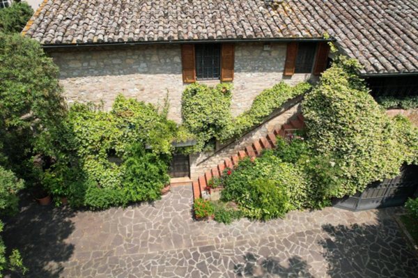casa indipendente in vendita a Perugia in zona Santa Lucia