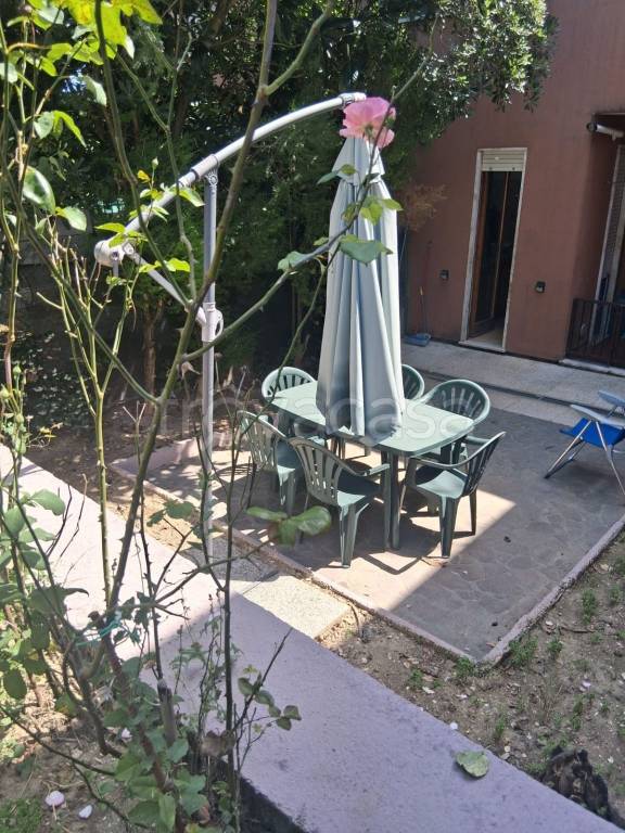 casa indipendente in vendita a Perugia in zona Ferro di Cavallo