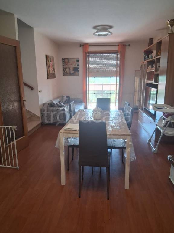 casa indipendente in vendita a Perugia in zona Ferro di Cavallo