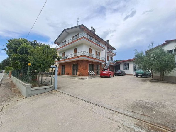 casa indipendente in vendita a Perugia in zona Filosofi