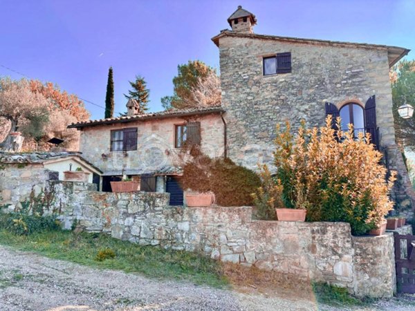 casa indipendente in vendita a Perugia in zona Colle Umberto I