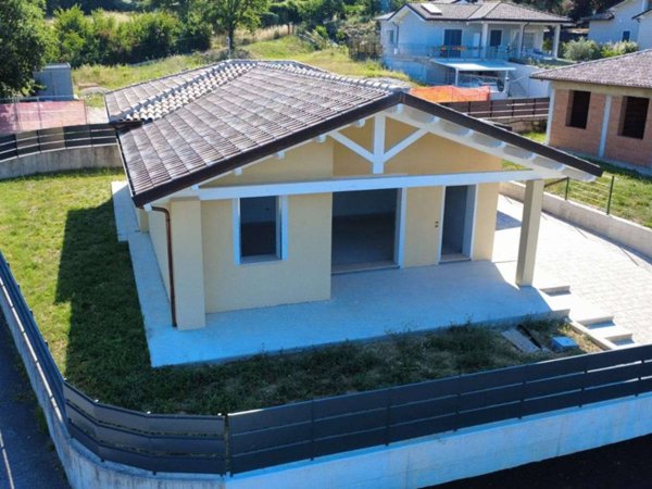 casa indipendente in vendita a Perugia in zona Prepo