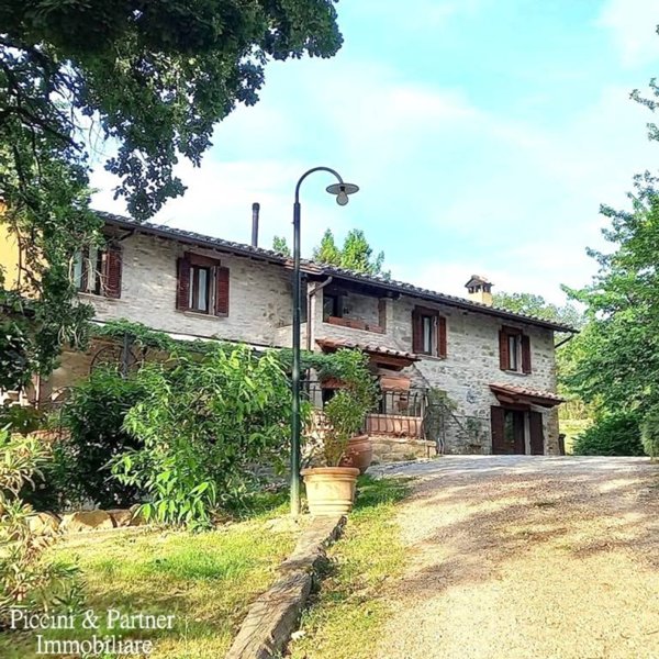 casa indipendente in vendita a Perugia in zona Casa del Diavolo
