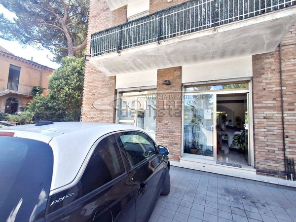 locale commerciale in vendita a Perugia in zona Monteluce