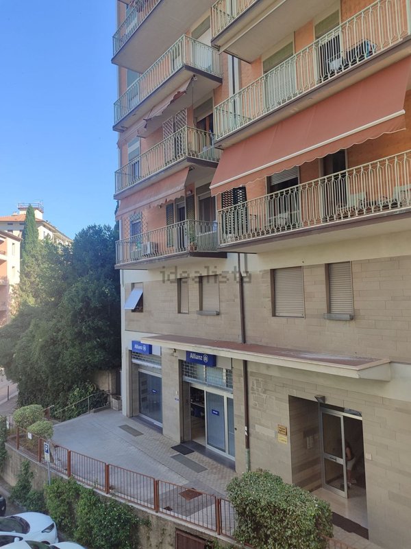 ufficio in vendita a Perugia in zona Filosofi