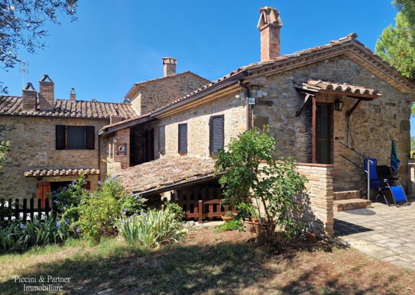 casa indipendente in vendita a Perugia in zona Colle Umberto I