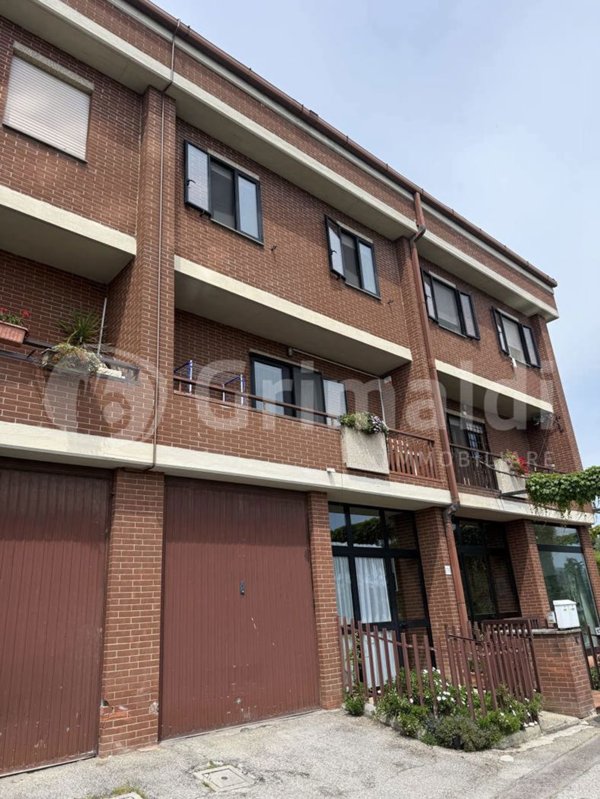 casa indipendente in vendita a Perugia in zona Ferro di Cavallo