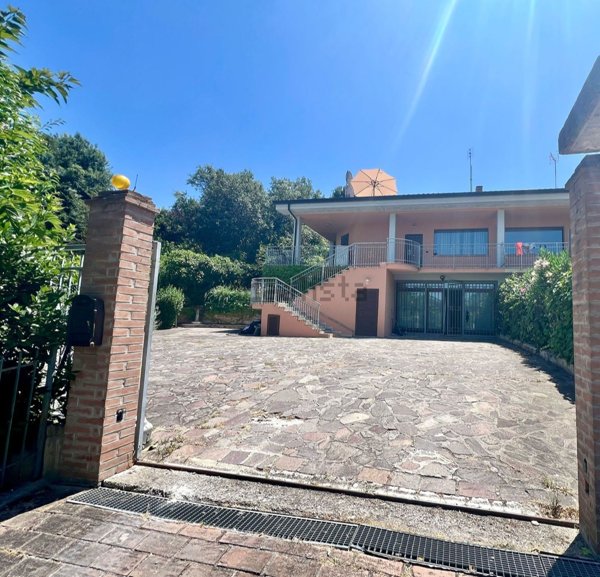 casa indipendente in vendita a Perugia in zona Casaglia