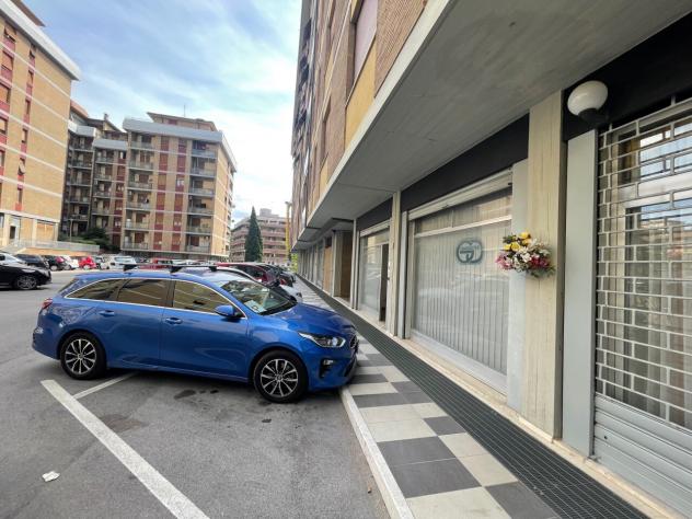 negozio in vendita a Perugia