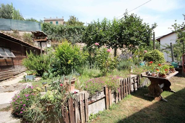 casa indipendente in vendita a Perugia in zona Fontignano