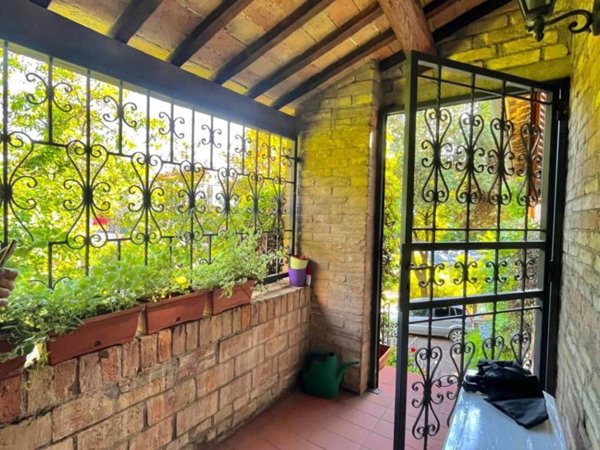 casa indipendente in vendita a Perugia in zona Santa Lucia