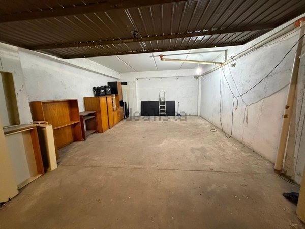 locale di sgombero in vendita a Perugia
