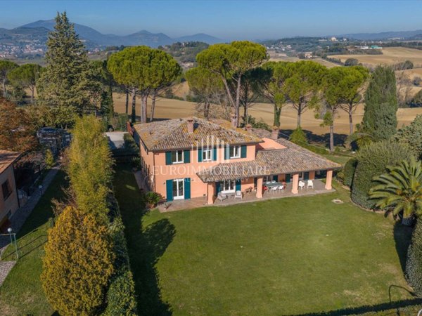 casa indipendente in vendita a Perugia in zona Ripa