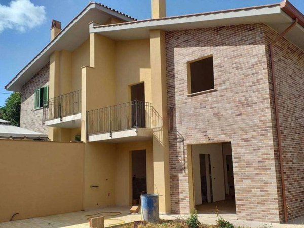 casa indipendente in vendita a Perugia in zona San Martino In Campo