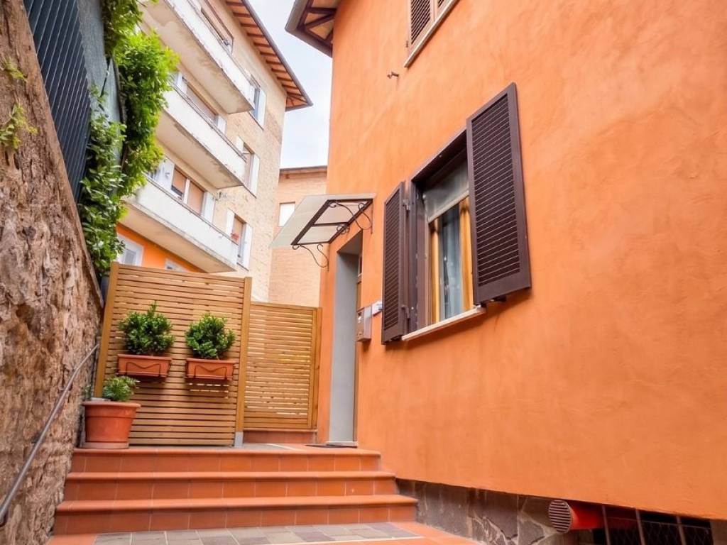 casa indipendente in vendita a Perugia in zona Centro Città