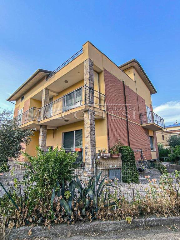 casa indipendente in vendita a Perugia in zona Ponte San Giovanni