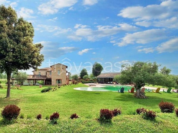 casa indipendente in vendita a Perugia in zona Mugnano