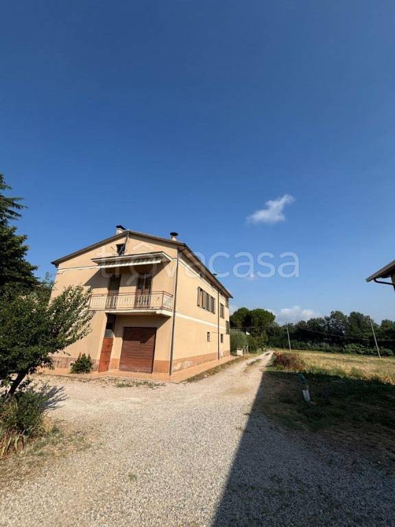 casa indipendente in vendita a Perugia in zona Collestrada
