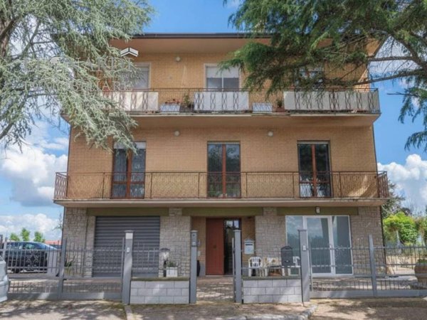 casa indipendente in vendita a Perugia in zona San Martino in Colle