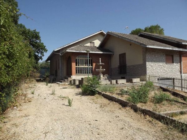 casa indipendente in vendita a Perugia in zona Ferro di Cavallo