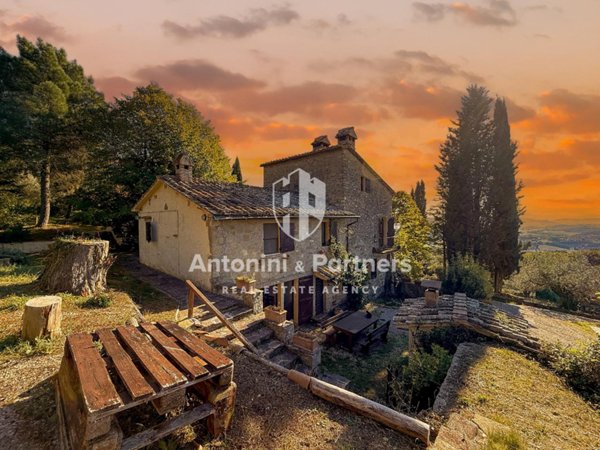casa indipendente in vendita a Perugia in zona Canneto