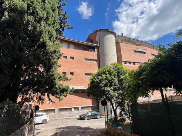 ufficio in vendita a Perugia in zona Filosofi