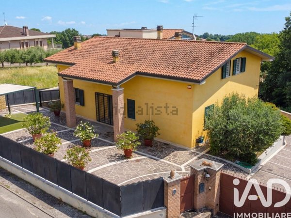 casa indipendente in vendita a Perugia in zona Casaglia