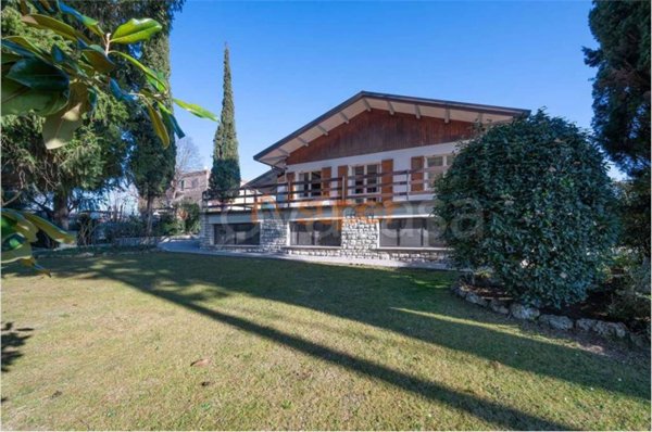 casa indipendente in vendita a Perugia in zona Casa del Diavolo
