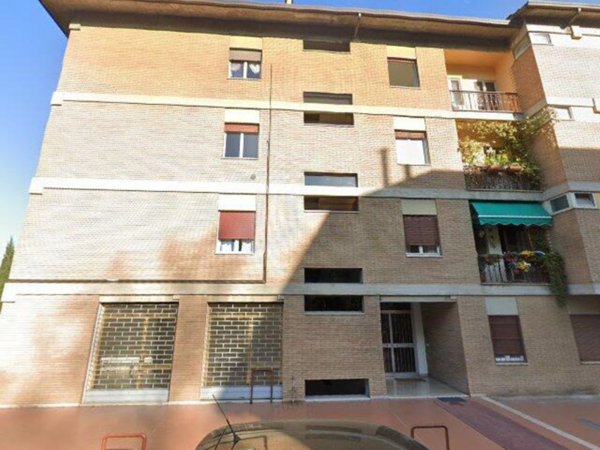 locale commerciale in vendita a Perugia