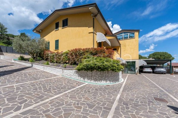casa indipendente in vendita a Perugia in zona Casaglia