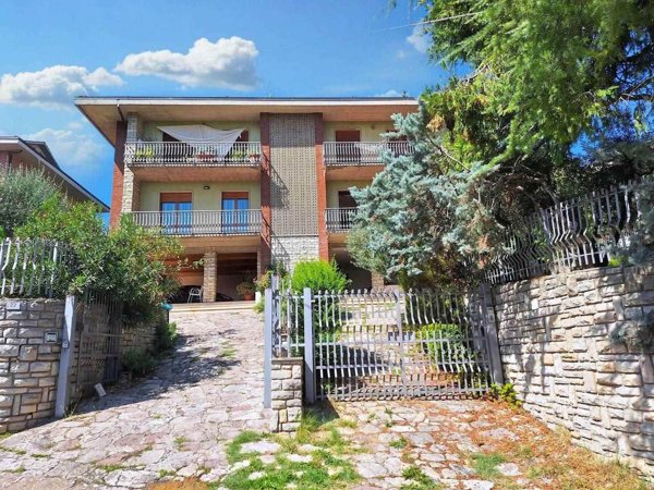 appartamento in vendita a Perugia in zona Montebello