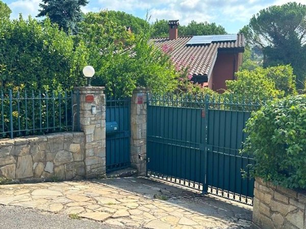 casa indipendente in vendita a Perugia in zona Prepo