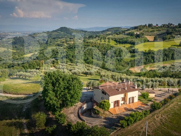 casa indipendente in vendita a Perugia in zona Cordigliano