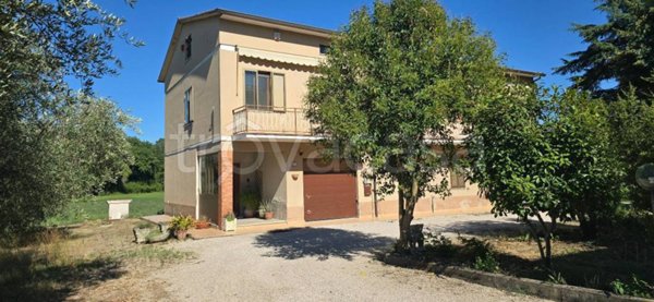 casa indipendente in vendita a Perugia in zona Collestrada